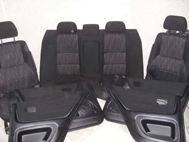 Lexus IS 200 & IS 300 Autositze Vorne + Hinten + Türverkleidung Top Zustand